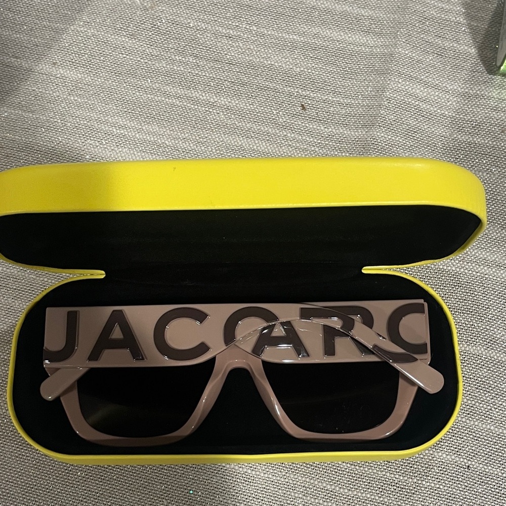 6002. Marc Jacobs Tan Sunglasses - Picture 3 of 10